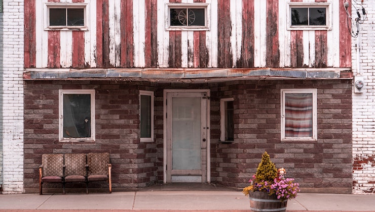 Buyer's Market: 5 Creepy Small Towns to Avoid - 446