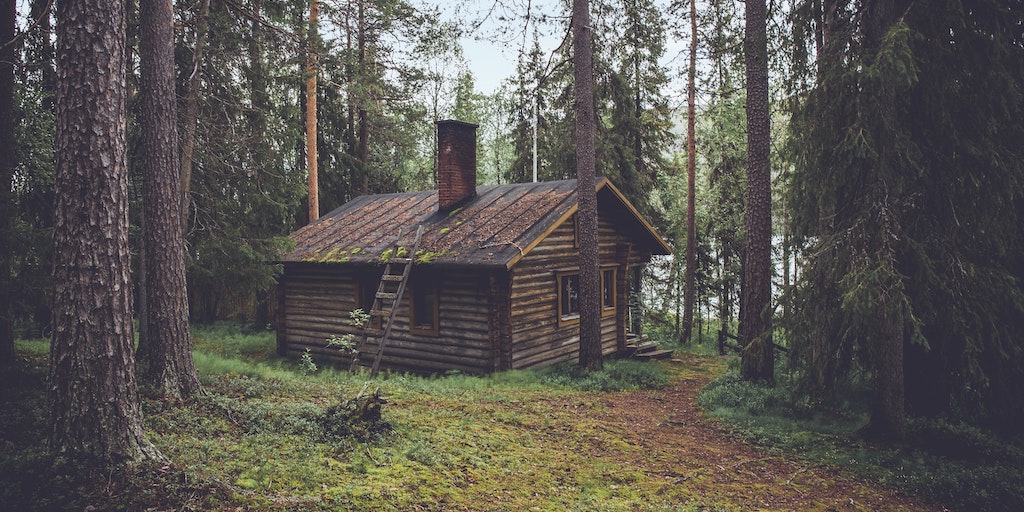 7 Creepy Cabins We Wouldn't Spend The Night In - 371